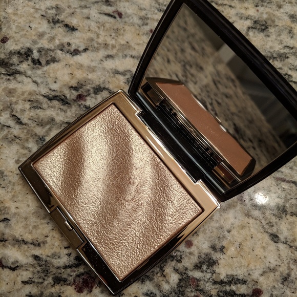 Anastasia Beverly Hills Other - Anastasia beverly hills x amrezy highlight